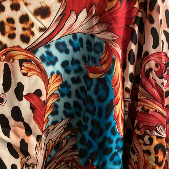 Jane Chic Designs Plus Size Sublimation Blouse - Picture 6 of 7
